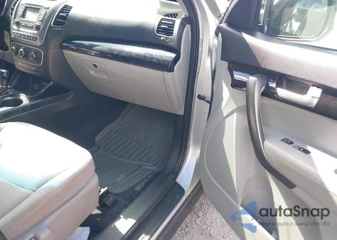 2015 Kia Sorento Lx z USA, uszkodzony, nr VIN 5XYKTCA63FG570727